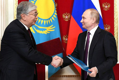 Один визит Токаева в Россию важнее «многовекторности» Казахстана: эксперт