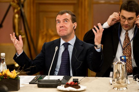 Медведев объяснил «дурацкое» решение ЕС по потолку цен на газ бессилием