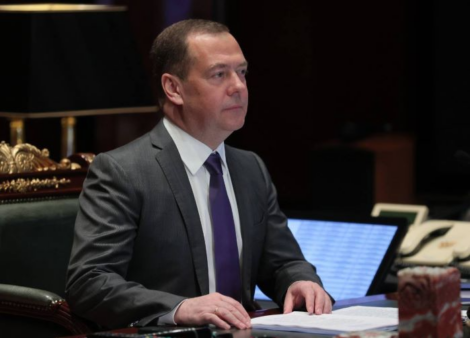 Медведев получил новую работу: указ Путина