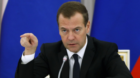 Медведев оценил еврогастроль Зеленского: Бородатая фотомодель в зелёной вонючей футболке