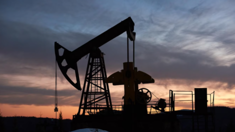 Страны ОПЕК+ приняли решение о сокращении добычи нефти