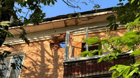 Гладков заявил о нехватке средств на восстановление зданий