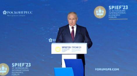 Владимир Путин предложил отменить проверки для неопасного бизнеса
