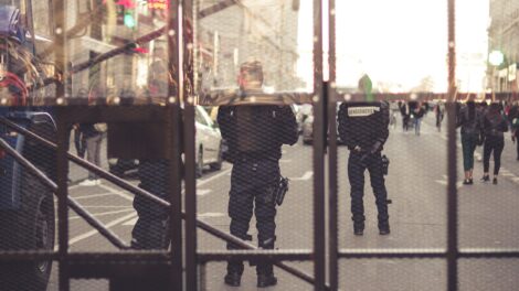 Макрон допустил отключение соцсетей во Франции при усугублении протестов