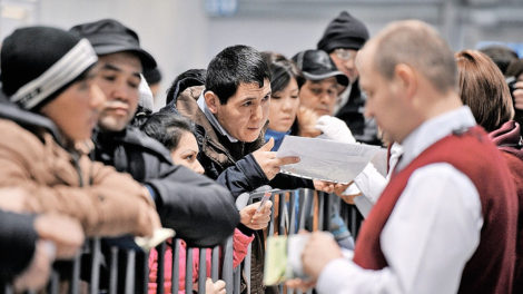 В Госдуме одобрили замену депортации мигрантов штрафом