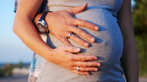 Минтруд привёл пять фактов о пособии по беременности и родам