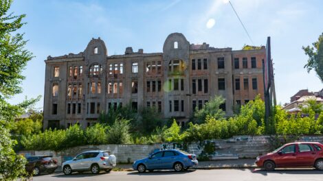 Живописные развалины восстанавливают в Москве