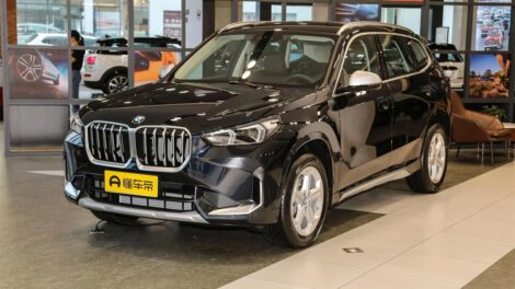 BMW собрал юбилейный автомобиль на своем конвейере в Китае