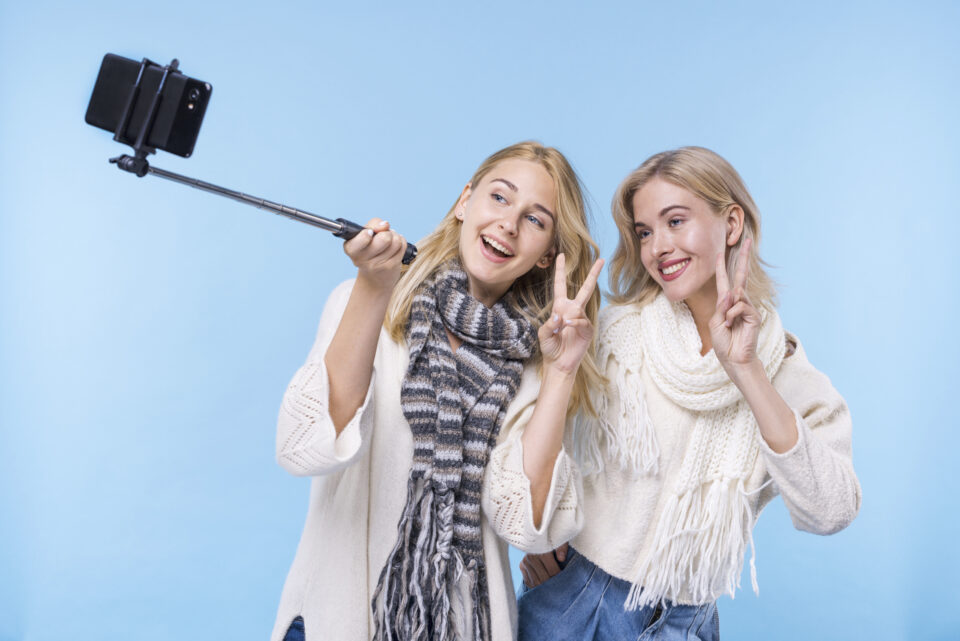 «Хочу быть блогером»: почему иллюзия легких денег рухнула и что идет на смену