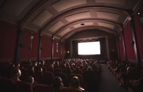 Netflix обещает, что фильмы Warner Bros. будут по-прежнему показываться в кинотеатрах