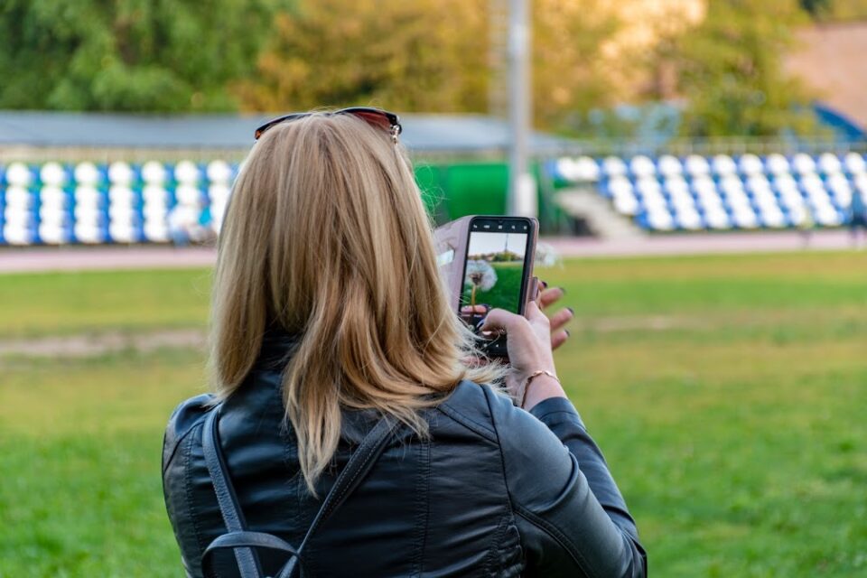 «Я забыл, о чем думал 20 секунд назад»: как смартфоны крадут нашу память и внимание