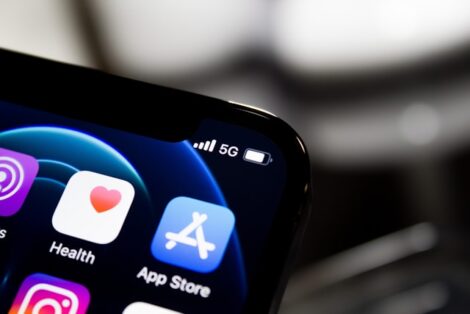 Apple теряет контроль