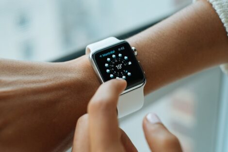 Продажи Apple Watch упали