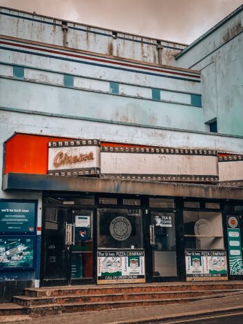 Ясмина Расулова — куратор, которая делает искусство ближе