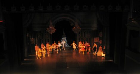 Большой театр заранее опубликует информацию о продаже билетов на новогодние показы балета «Щелкунчик».