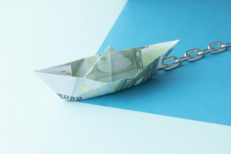 ЕС расширил санкционный список против России