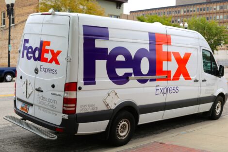 FedEx подала иск к властям США с требованием вернуть уплаченные пошлины